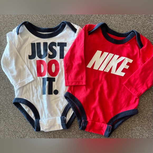 Nike Long Sleeve Onesie
Size 3M - Picture 1 of 1